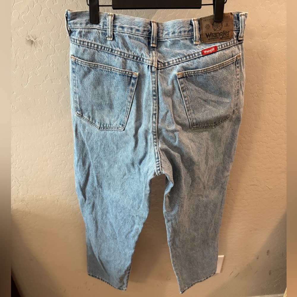 Men’s Wrangler Classic Fit Jeans (34x30)